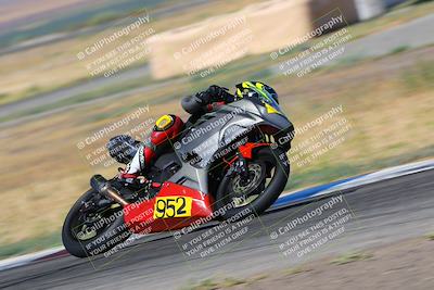 media/Aug-13-2023-CRA (Sun) [[1cfc37a6fb]]/Race 4 400 Superbike/Race/